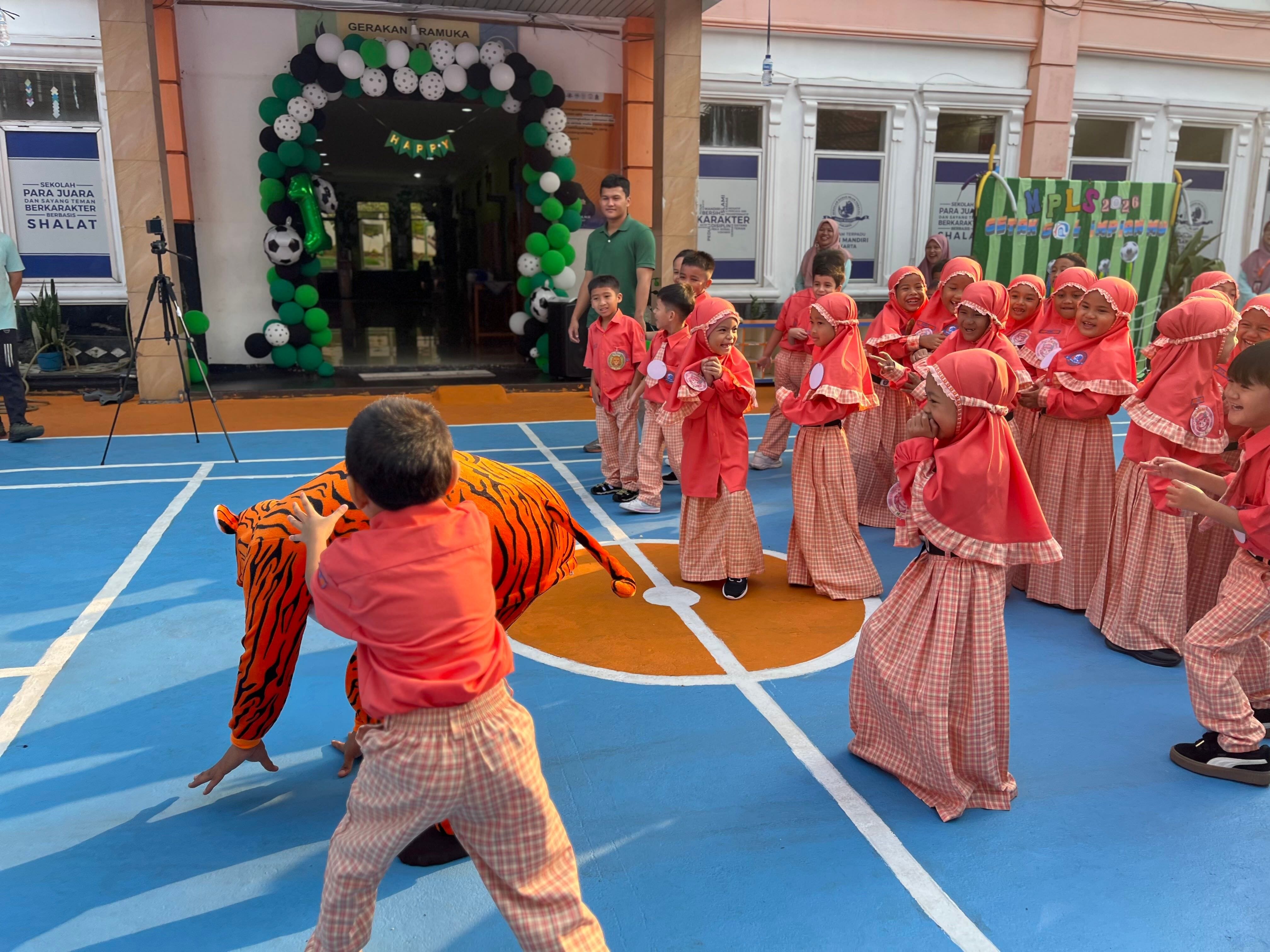 Hari Kedua MPLS Yayasan Insan Mandiri Mulia Bangun Semangat Murid Baru